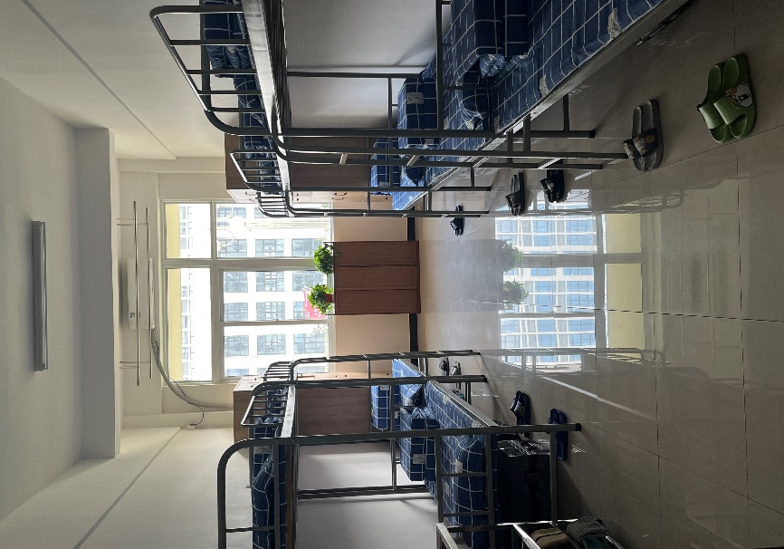 图片包含 室内, 建筑, 厨房, 小&#xA;&#xA;描述已自动生成