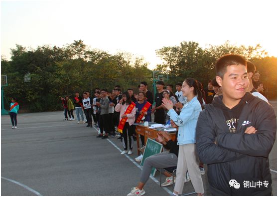 说明: https://mmbiz.qpic.cn/mmbiz_png/QsAtBZK3tia8svMVc7oY1Wgz4mGWV4re1YR1I6YG98BxOlfIrnah16cicv5ugwhukCNNzUQzcvlhziaeabjM59T5g/640?wx_fmt=png