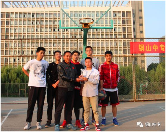 说明: https://mmbiz.qpic.cn/mmbiz_png/QsAtBZK3tia8svMVc7oY1Wgz4mGWV4re13k9dFJy7JsTyZj1F9Zu6Dl0w1Ke5QT9ssb2dNfR8lEB8W9icyeeOt3g/640?wx_fmt=png