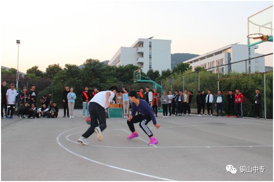 说明: https://mmbiz.qpic.cn/mmbiz_png/QsAtBZK3tia8svMVc7oY1Wgz4mGWV4re1M5wpt4rbVssqDO0mziaZ7ztTJ2SF2ImNyuKLp1eOew2a8hHtuDxHsmA/640?wx_fmt=png