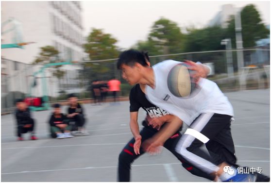 说明: https://mmbiz.qpic.cn/mmbiz_png/QsAtBZK3tia8svMVc7oY1Wgz4mGWV4re179BLnw5zuGqMqBZBRNZSwMNzmCvoE3Mf33c0icLgZwriaiaMCPKJs5rzQ/640?wx_fmt=png