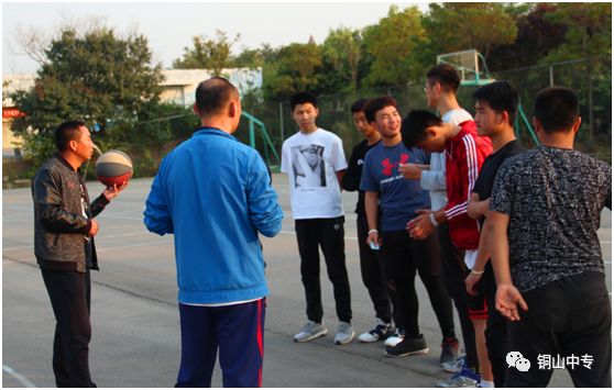 说明: https://mmbiz.qpic.cn/mmbiz_png/QsAtBZK3tia8svMVc7oY1Wgz4mGWV4re1ewlf2AWcHGVc9s64RmV6dKYPCc7sDsTzKpM37WeoIVByibAHzRiaZ2ZA/640?wx_fmt=png