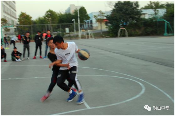 说明: https://mmbiz.qpic.cn/mmbiz_png/QsAtBZK3tia8svMVc7oY1Wgz4mGWV4re1RgvXzibZtPyO7Cd0BFBGAcsiacH50BBVgbEntLuLywvq8KQBM1LHx2nw/640?wx_fmt=png