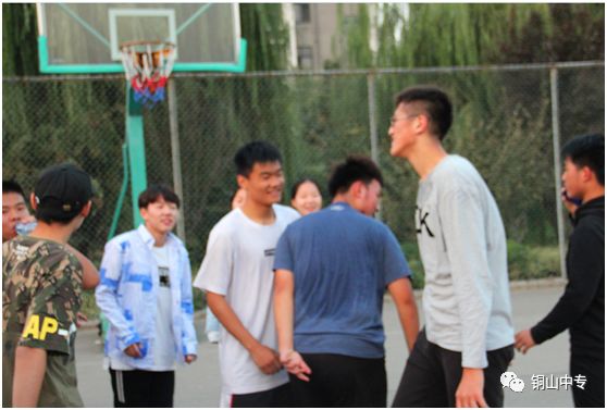 说明: https://mmbiz.qpic.cn/mmbiz_png/QsAtBZK3tia8svMVc7oY1Wgz4mGWV4re1wVN9TJCRXH56hYiabgoIIFwlJsNQgfibxvQZaW9YEqR1HZY1k9EKr6iaQ/640?wx_fmt=png
