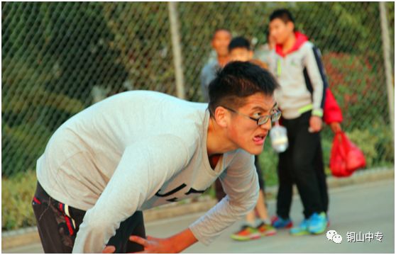 说明: https://mmbiz.qpic.cn/mmbiz_png/QsAtBZK3tia8svMVc7oY1Wgz4mGWV4re19KgCsxmNprP4zFSyypCupU2Y7n7hiaLvfVG41uobYzLVz6QZ34sibceA/640?wx_fmt=png