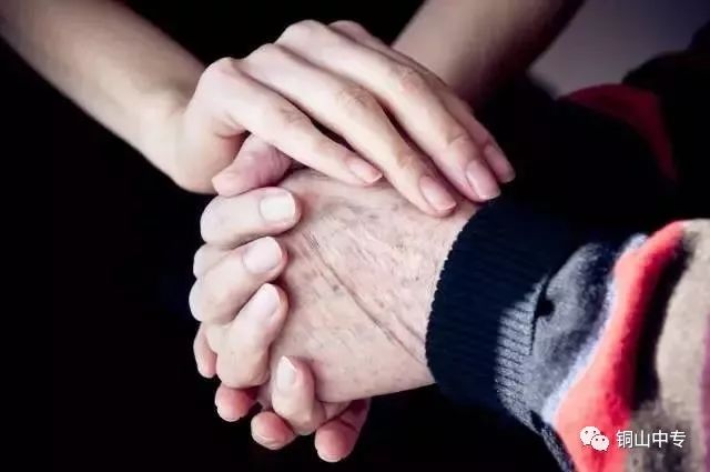 说明: https://mmbiz.qpic.cn/mmbiz_jpg/QsAtBZK3tiaibGh2Ft2dLpmnSpuiaIrwSNcKTq8l79UHhlpJBZ8hT5yzjib8c2iaR7molwgk6XvxaSBEqvI3RT7IFgg/640?wx_fmt=jpeg
