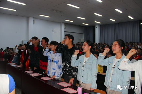 说明: https://mmbiz.qpic.cn/mmbiz_png/QsAtBZK3tiaib9hPYDZIxyP7bQrurQpEGv60oOVUHX4VQF7FAPgx9787UN8KhOP76nia8kgltEyiaViaOI4PUqTviaUg/640?wx_fmt=png