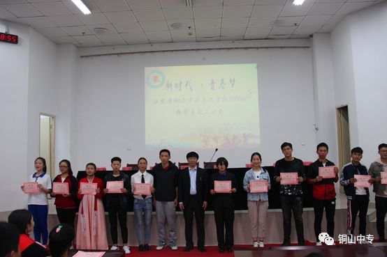 说明: https://mmbiz.qpic.cn/mmbiz_png/QsAtBZK3tiaib9hPYDZIxyP7bQrurQpEGv21qak8rWm3Bmchf93Xb4yicQbbuMOCEOvZ9iaYn9zYtGnQLuILgzOVow/640?wx_fmt=png