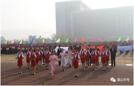 说明: https://mmbiz.qpic.cn/mmbiz_png/QsAtBZK3tia8tE9v5gmdSvlfEKQtqdef0iaXXibnjRDib9YzMLAhXEG0tFYt0sSWqXLwjqic0ZpcHBsjYquaqYQ2UOA/640?wx_fmt=png