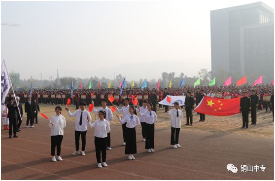 说明: https://mmbiz.qpic.cn/mmbiz_png/QsAtBZK3tia8tE9v5gmdSvlfEKQtqdef0QiaglDtowkOliaS9An70ZrYyY9yq16RE8CLArghPaMU81Tkiaf6eJkdjg/640?wx_fmt=png