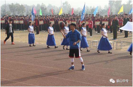 说明: https://mmbiz.qpic.cn/mmbiz_png/QsAtBZK3tia8tE9v5gmdSvlfEKQtqdef0HlUksUc4SmKnBJOWaRqvOwyeU1P2jbWu0NlWIicnXYDBEUNT56lzHTw/640?wx_fmt=png