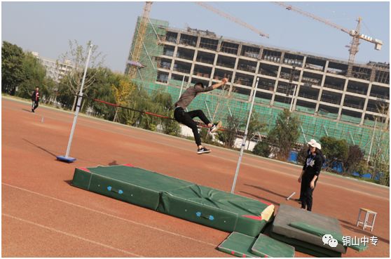 说明: https://mmbiz.qpic.cn/mmbiz_png/QsAtBZK3tia8tE9v5gmdSvlfEKQtqdef06xJPSibctJv4uOyEkzbKDiaMZ4uYRyiaeVxbVGXTnY7RlfxT1vC7DW4aA/640?wx_fmt=png