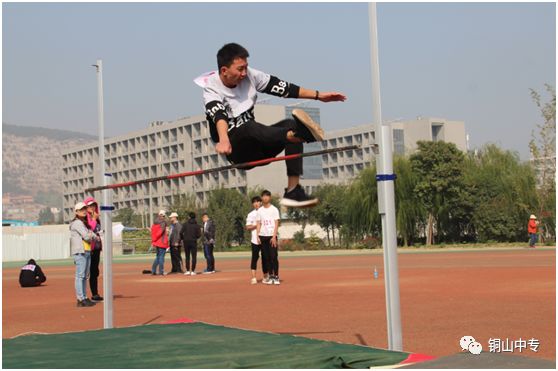 说明: https://mmbiz.qpic.cn/mmbiz_png/QsAtBZK3tia8tE9v5gmdSvlfEKQtqdef0YYgDE8E5mLqpdzjXI0Sk0tnK9wmjdwf7QMqOPTGACJgwrPcGoylQcA/640?wx_fmt=png
