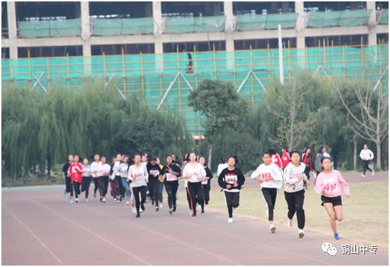 说明: https://mmbiz.qpic.cn/mmbiz_png/QsAtBZK3tia8tE9v5gmdSvlfEKQtqdef07T6nm7Y2ibpMHXgpM1al16w3iaRupiavWHhvqRKHRuwTr5J8yl7nGUMcw/640?wx_fmt=png