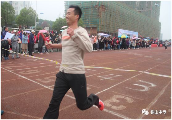 说明: https://mmbiz.qpic.cn/mmbiz_png/QsAtBZK3tia8tE9v5gmdSvlfEKQtqdef05ic4HicC3CibLFHJZwlywPw56eIhcs5K7GibGMZwyByltNaxk0XaocB3ow/640?wx_fmt=png