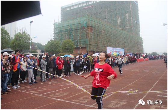 说明: https://mmbiz.qpic.cn/mmbiz_png/QsAtBZK3tia8tE9v5gmdSvlfEKQtqdef0poE2Kgek1ullF0f0FlzrpiaUwIkCzxlINEmzrKcK75QW74SSJJ10s2g/640?wx_fmt=png