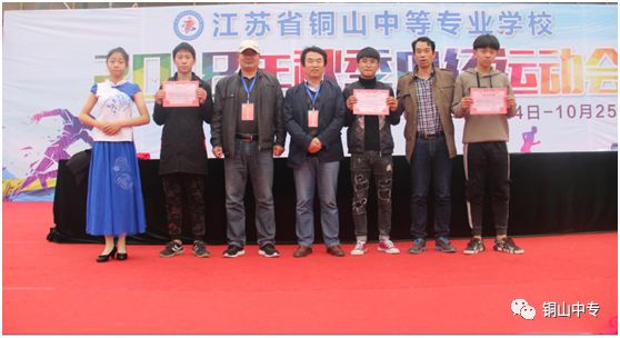 说明: https://mmbiz.qpic.cn/mmbiz_png/QsAtBZK3tia8tE9v5gmdSvlfEKQtqdef0mcX4Utpc6fZSn2zBzTe5uKjdhgCqCKd74MhG9R6lf2aiaSZUN6R7Syw/640?wx_fmt=png