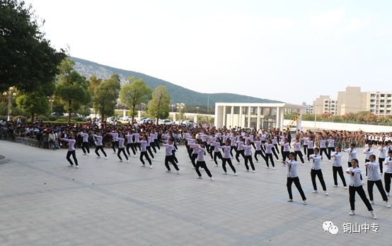 说明: https://mmbiz.qpic.cn/mmbiz_png/QsAtBZK3tia9TMrL6fjhkDXbbW27icX8miaD4AR5psuxvQkrkv06UNbInicqiagcgOn4zxAqgnHYsF1urr6bMWL7YCA/640?wx_fmt=png