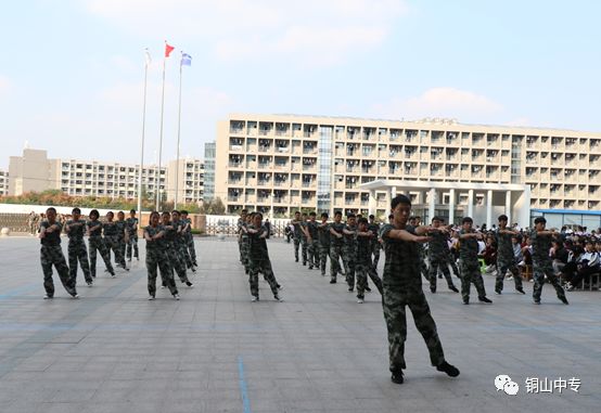 说明: https://mmbiz.qpic.cn/mmbiz_png/QsAtBZK3tia9TMrL6fjhkDXbbW27icX8miaYeiaUVs9wtoOwoWXHAB3icltEmcYPg1NF62doOZOpJ1AJXw7yqvM8WibA/640?wx_fmt=png