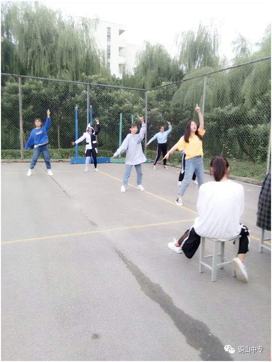 说明: https://mmbiz.qpic.cn/mmbiz_png/QsAtBZK3tia85xu6JwaodIk2VMnYqWQE8WXenTLz2WkibQx5AVHtZWoPluhuH8GWYptV13lICooy6vmK3Bs1qiaZw/640?wx_fmt=png