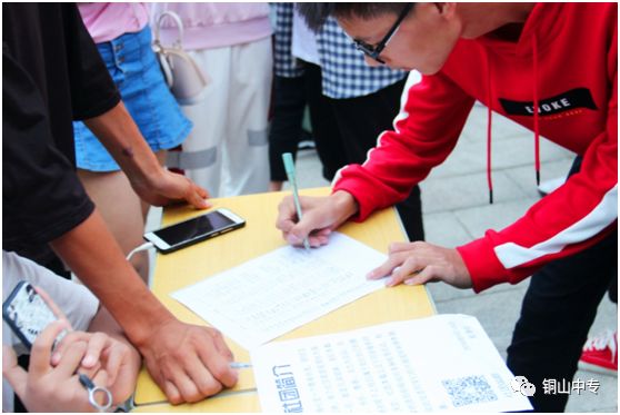 说明: https://mmbiz.qpic.cn/mmbiz_png/QsAtBZK3tia85xu6JwaodIk2VMnYqWQE86xRibbNeTNnw6ZaB1GfnBSib3djnT8CHnTcU8CCE9m0SJD7GUGAM3ypA/640?wx_fmt=png