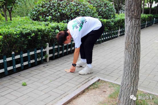 说明: https://mmbiz.qpic.cn/mmbiz_png/QsAtBZK3tiaibElbXzIDvXh5QickL7ibUaFDCh3NPicsHw10GRbjzcHs7BDF0FqJFcFfHcJWBmXp8V7hiaQLHa1Z6a7w/640?wx_fmt=png