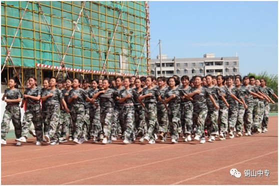 说明: https://mmbiz.qpic.cn/mmbiz_png/QsAtBZK3tia9YtuhLbzuIBr1xKicfEcUCfcHtic7hOwk3com39lU0alPu59yoMJLBlVa0BTj3icmoO4d1nJ4zQfhnw/640?wx_fmt=png