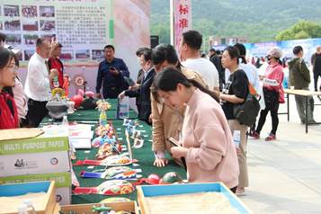 说明: H:\5.9职教周活动\IMG_1568.JPG